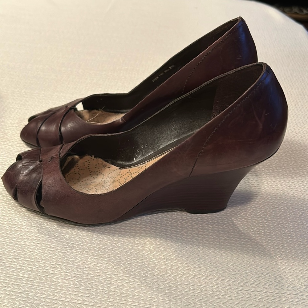 Peep-Toe Leather Wedges!